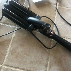 Amika high tide  deep waver